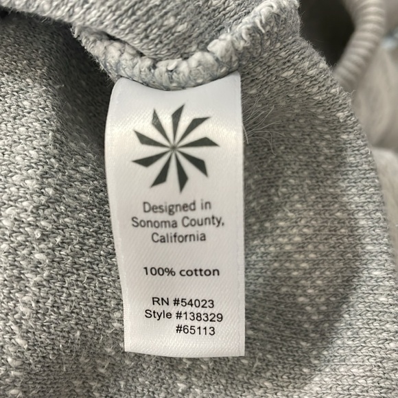 Athleta Castle Peak Slub Crewneck
Sweatshirt - Picture 5 of 6